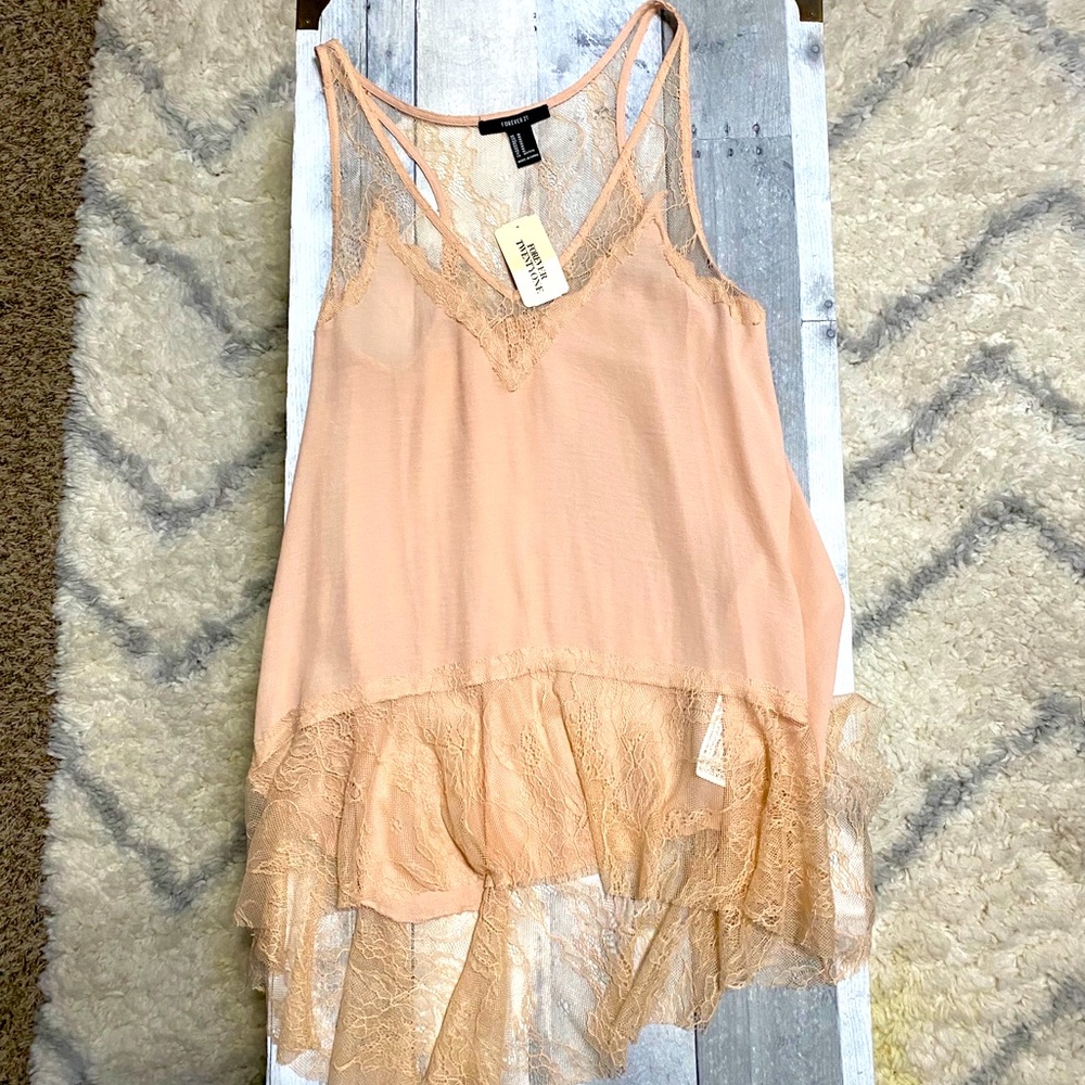 New flowy top! Never worn!